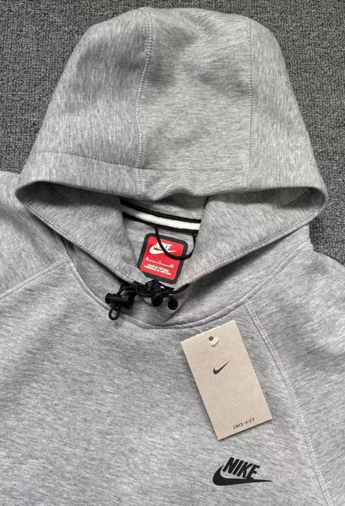 Pull Nike tech gris